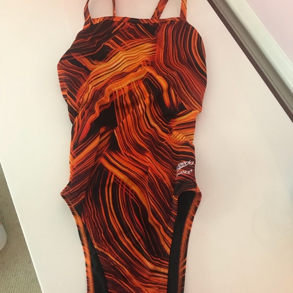 speedo endurance one piece swimsuit - Picture 2 of 2